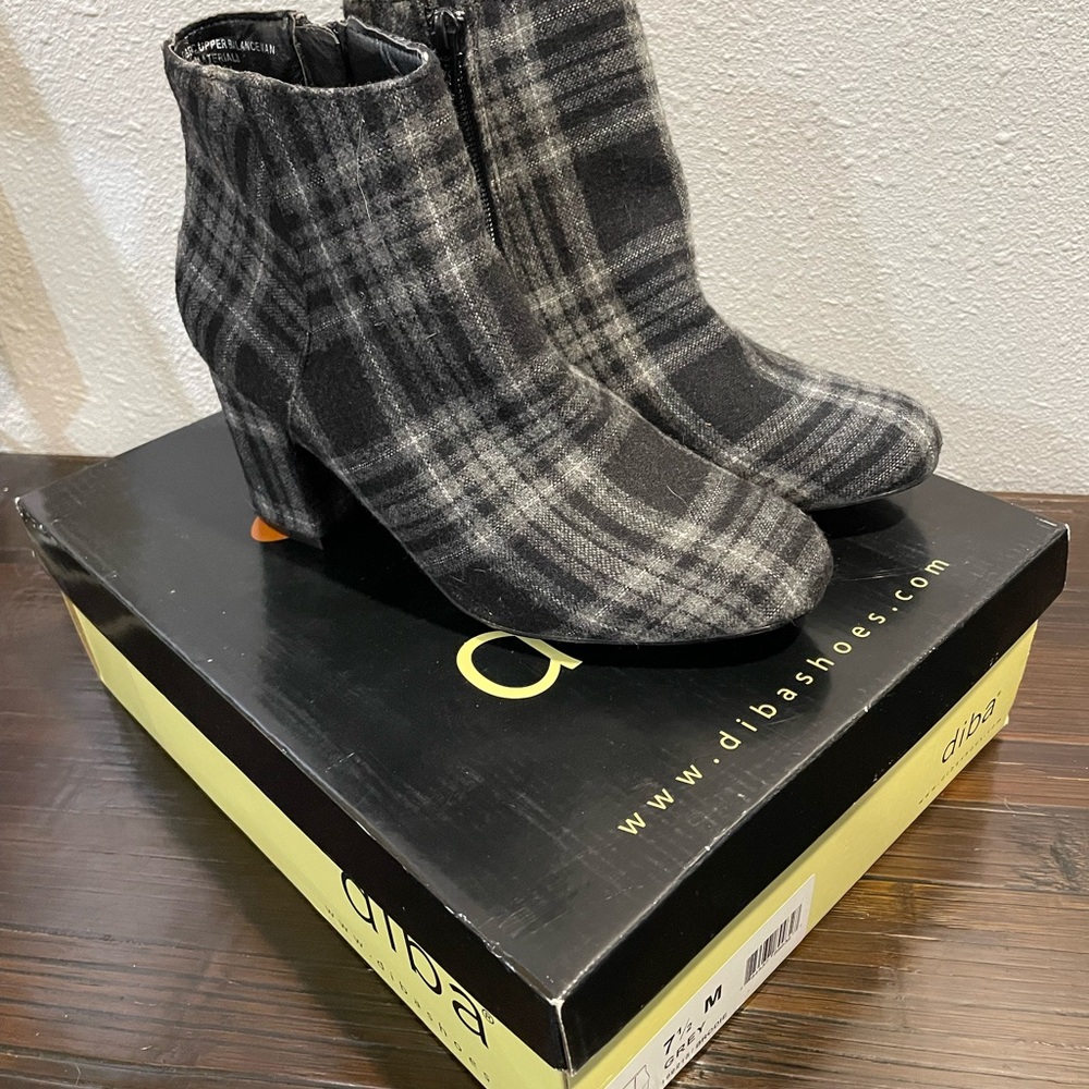 Diba Women's Plaid Ankle Boots - Black